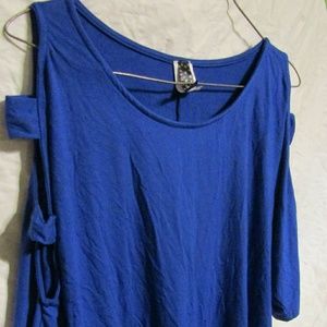 🌤Blue Cold Shoulder Blouse🌤